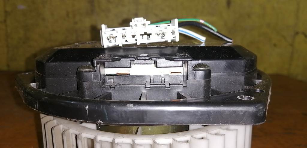 мотор печки Nissan Presage