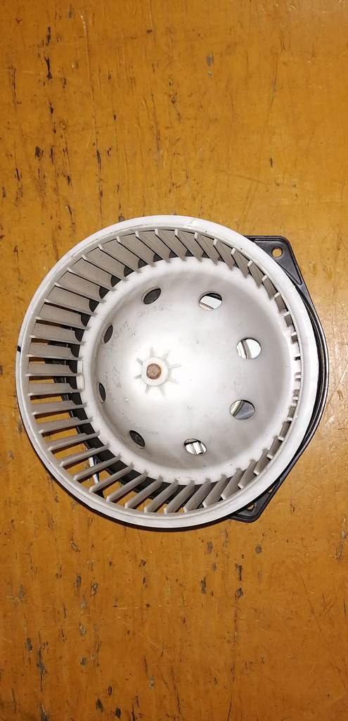 мотор печки Nissan Presage