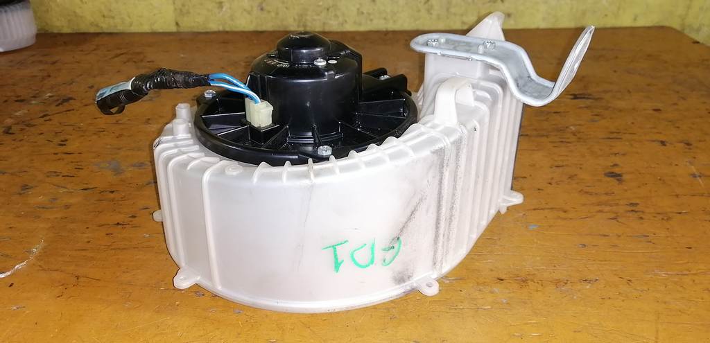 мотор печки Honda Fit