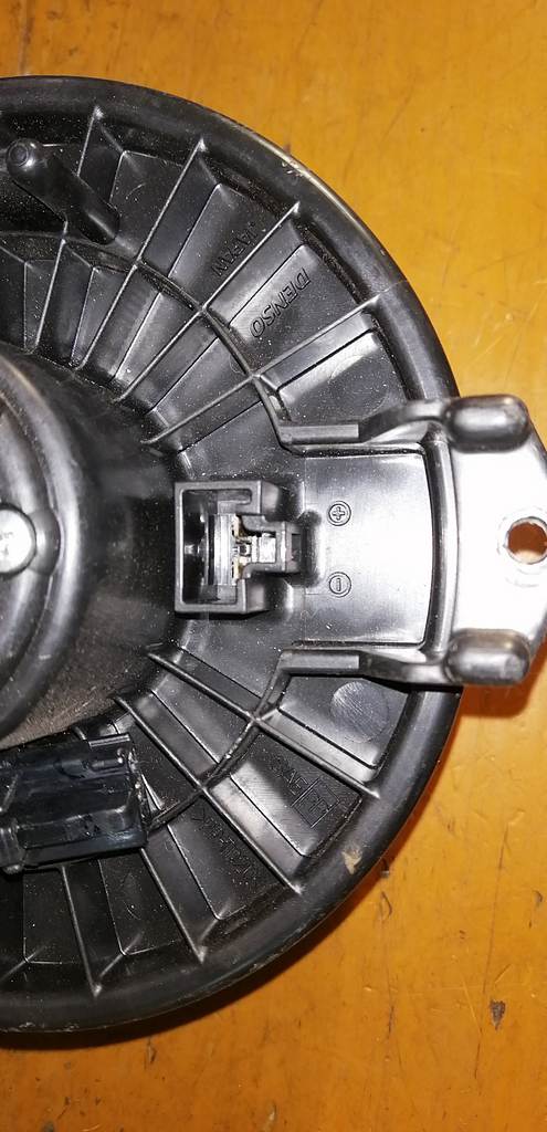 мотор печки Toyota Vitz