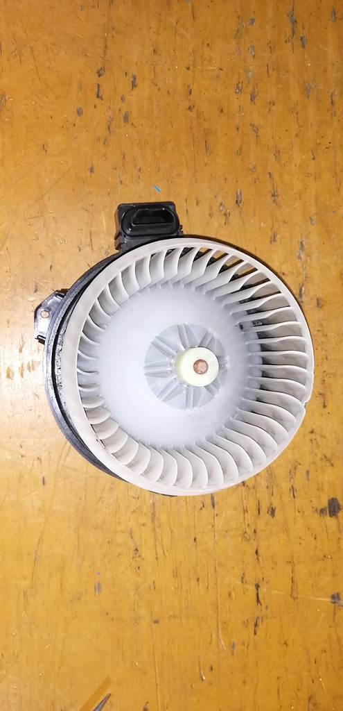 мотор печки Toyota Vitz