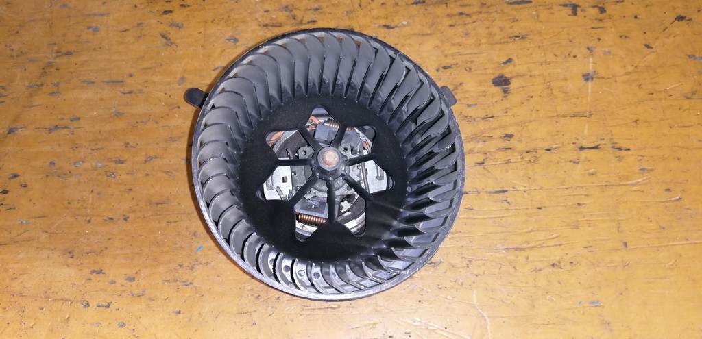 мотор печки Volkswagen Golf