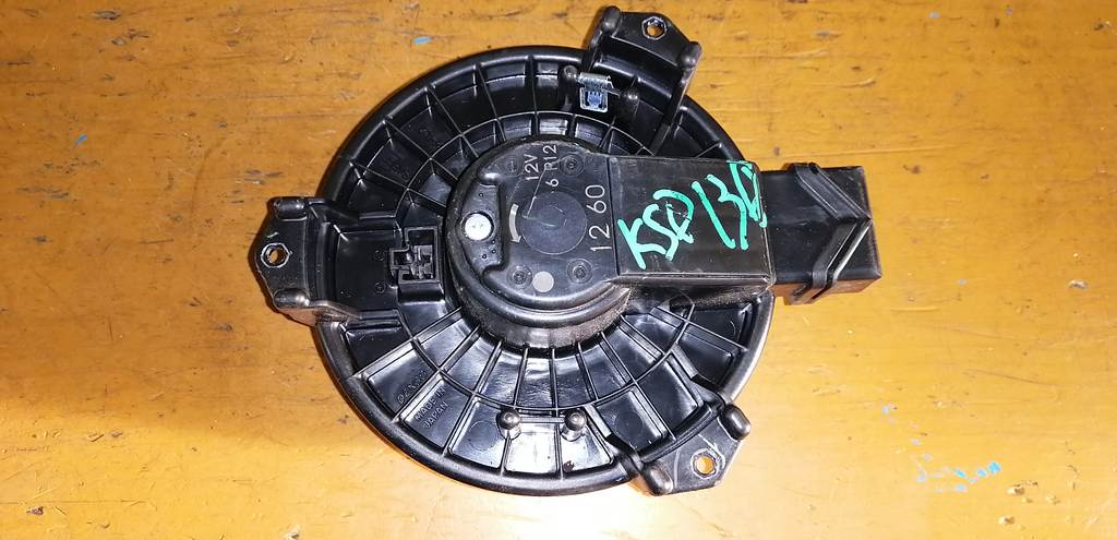 мотор печки Toyota Vitz