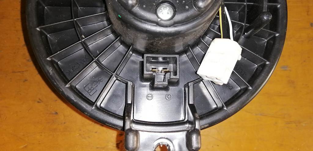 мотор печки Suzuki Swift