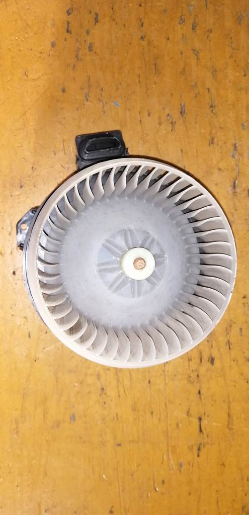 мотор печки Suzuki Swift