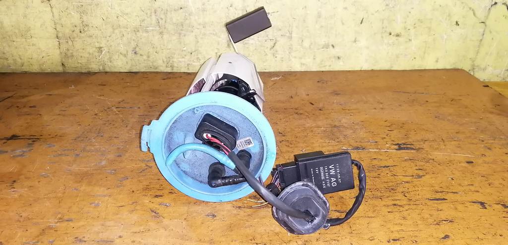 бензонасос Volkswagen Golf