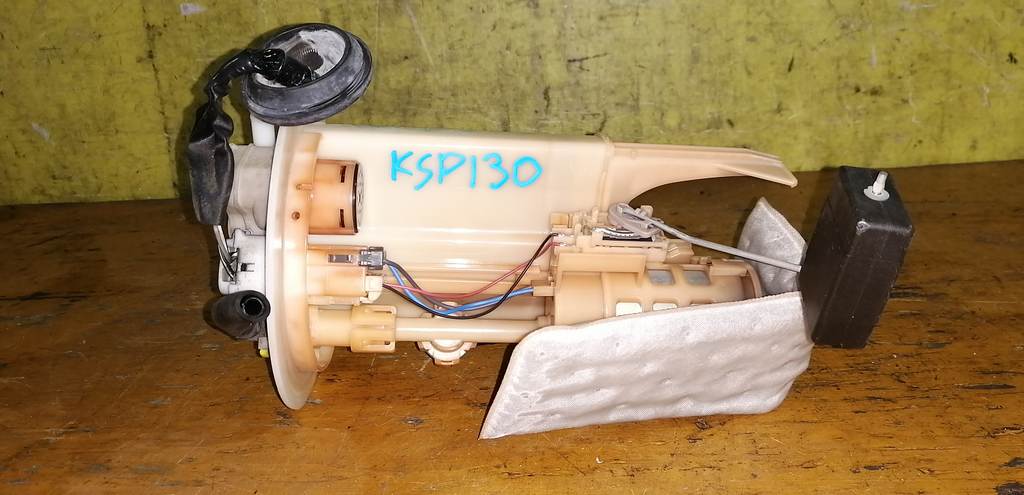 бензонасос Toyota Vitz