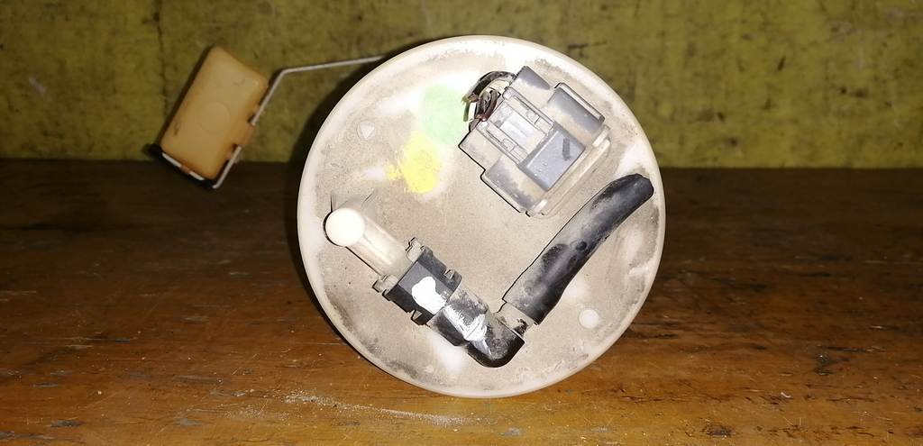 бензонасос Nissan Presage