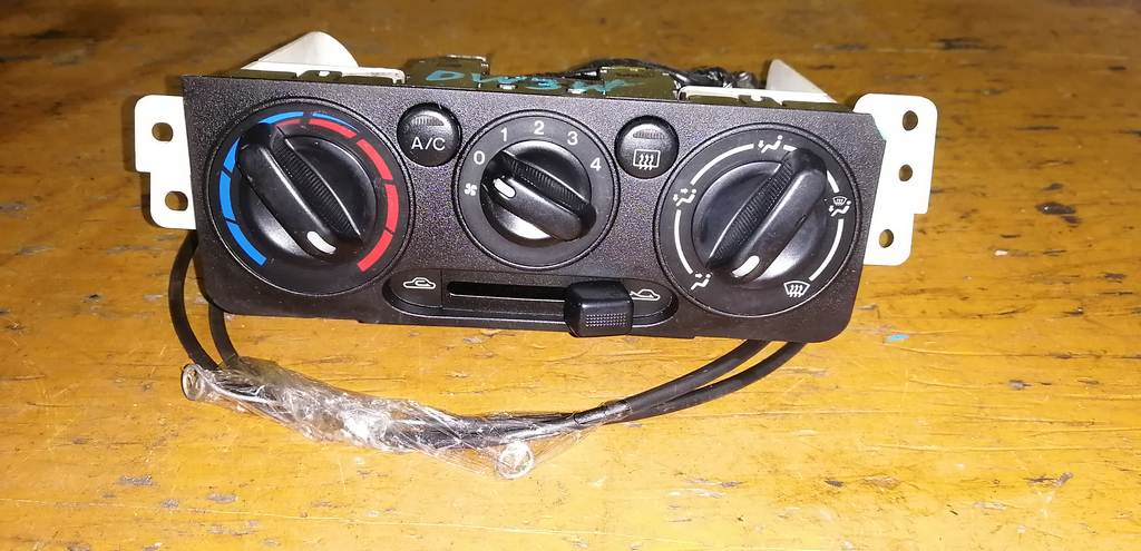 климат-контроль Mazda Demio