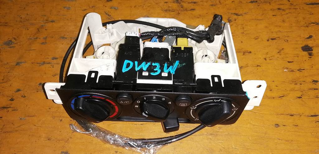 климат-контроль Mazda Demio