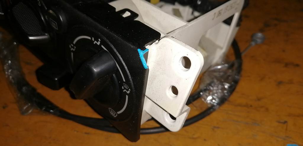 климат-контроль Mazda Demio