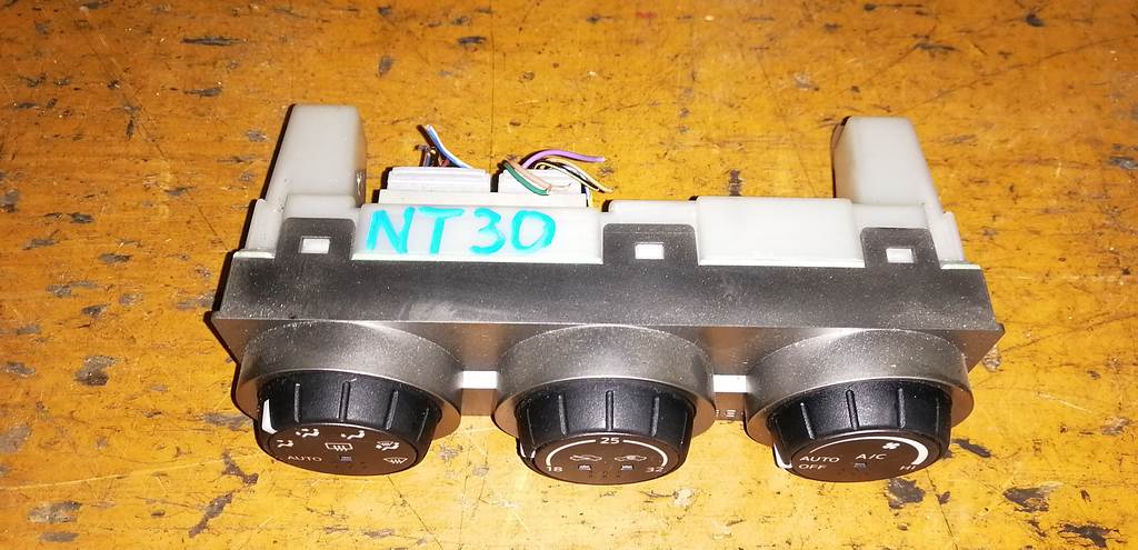 климат-контроль Nissan X-Trail