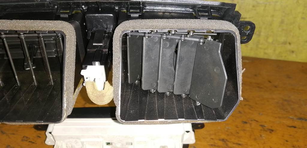 климат-контроль Mitsubishi Colt