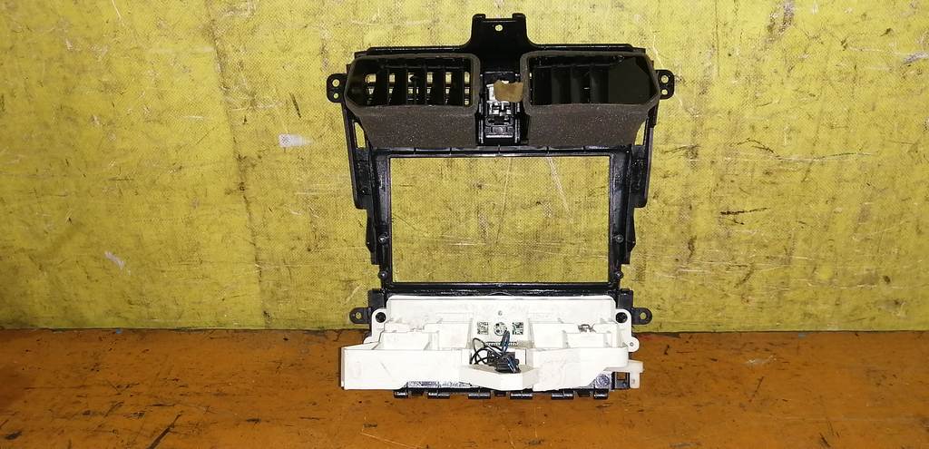 климат-контроль Mitsubishi Colt