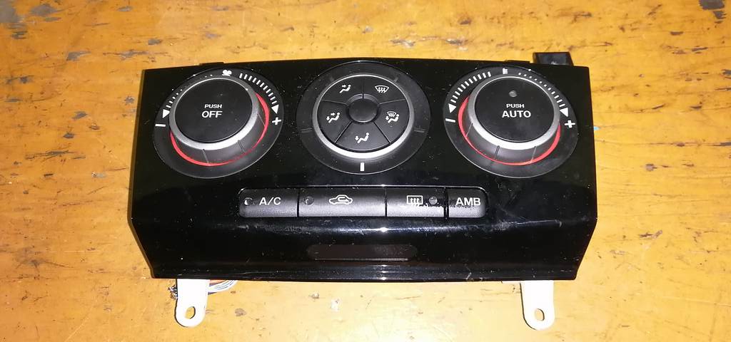 климат-контроль Mazda Axela
