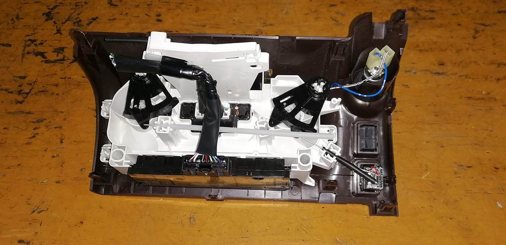 климат-контроль Toyota Passo