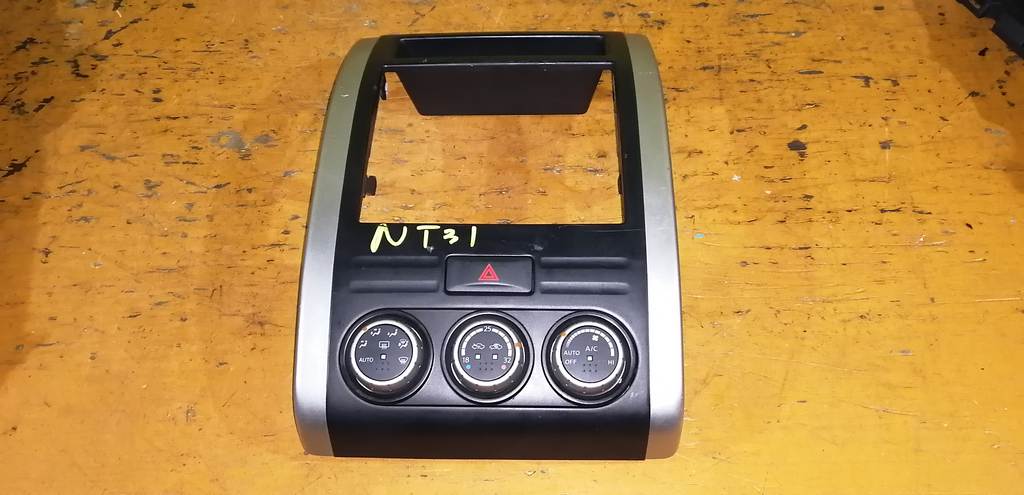 климат-контроль Nissan X-Trail