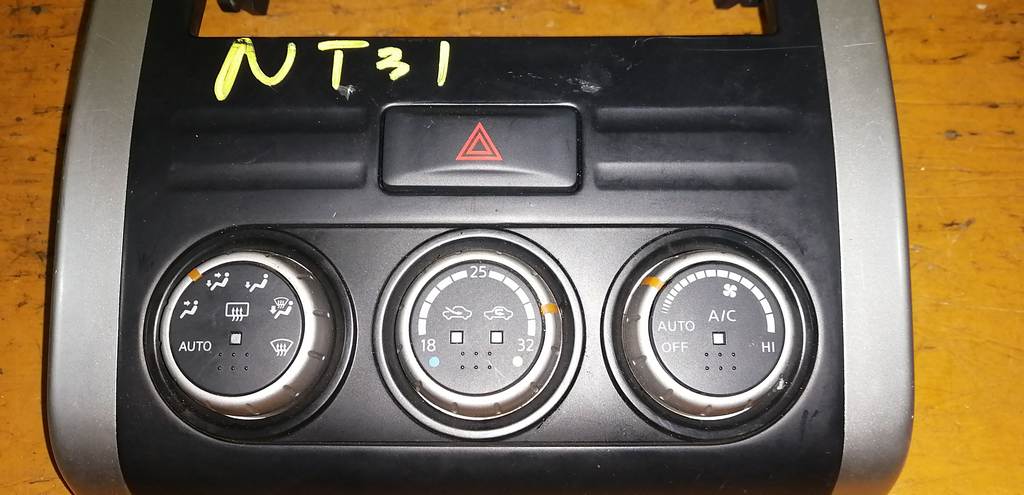 климат-контроль Nissan X-Trail