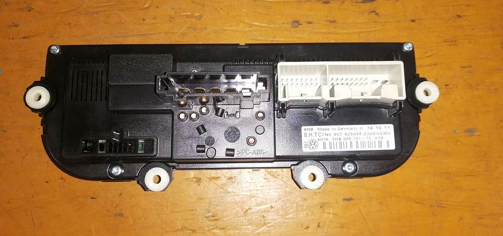 климат-контроль Volkswagen Golf