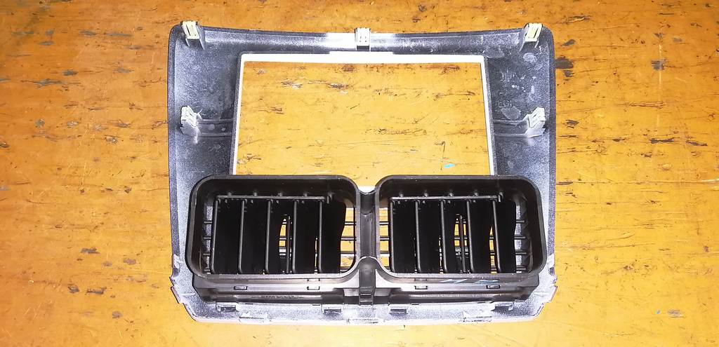 консоль магнитофона Subaru Impreza