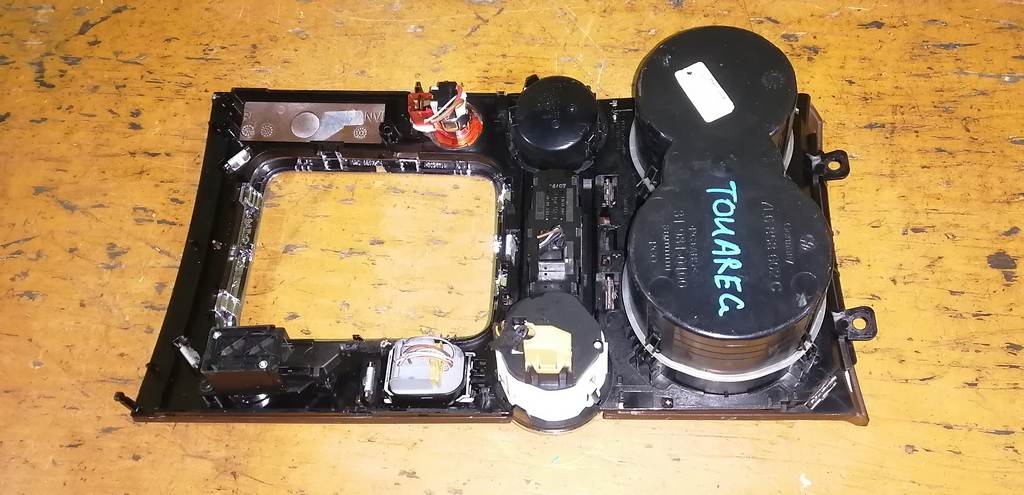 накладка на центральную консоль Volkswagen Touareg