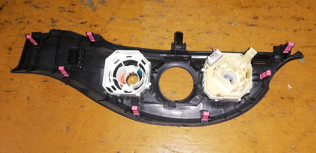 климат-контроль Toyota Vitz