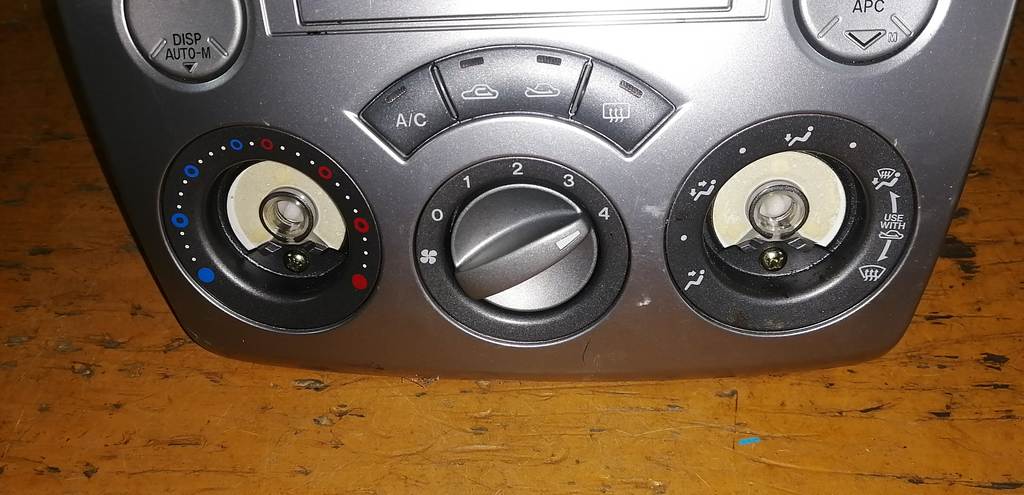 климат-контроль Mazda Demio