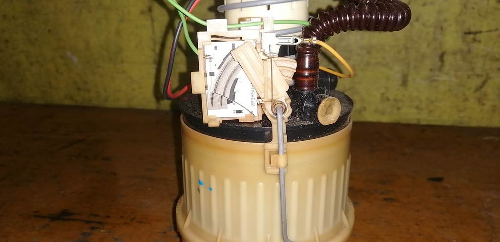 бензонасос Mazda Axela