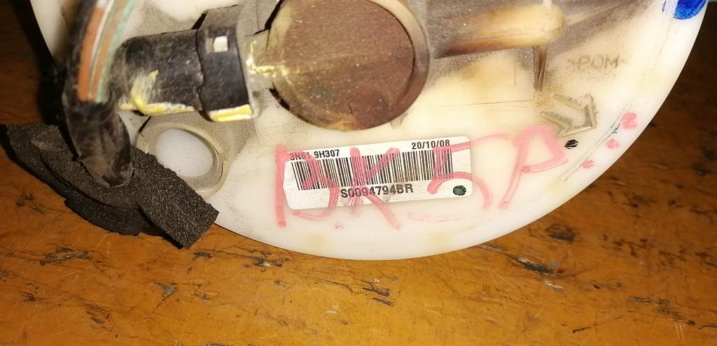 бензонасос Mazda Axela