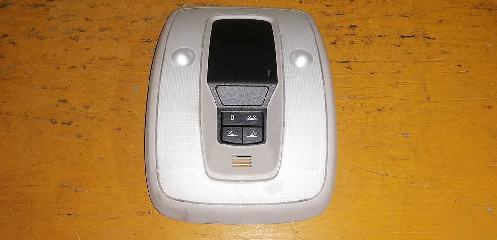 плафон салонный Volvo S40