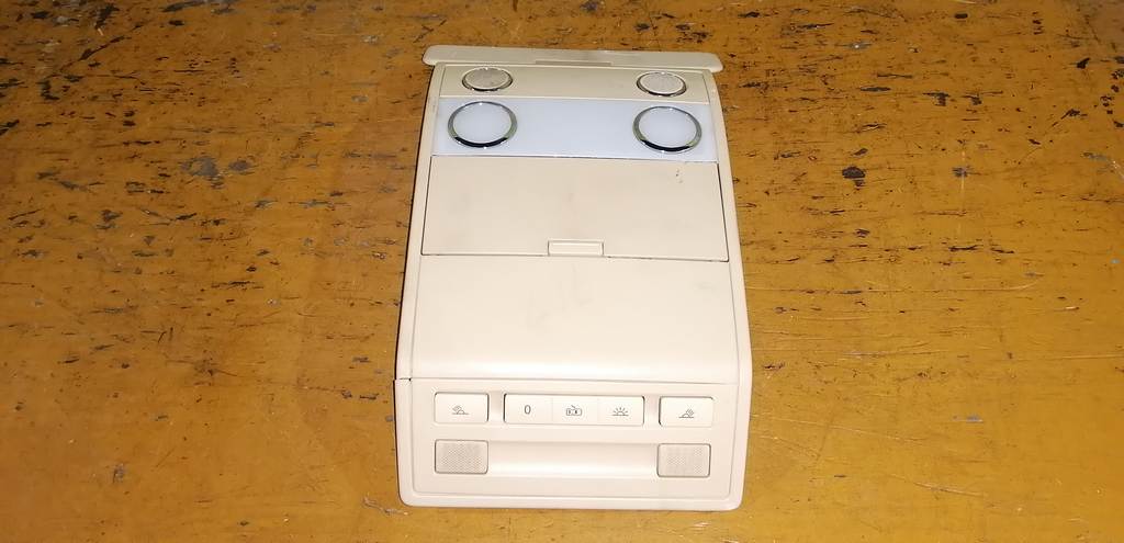 плафон салонный Volkswagen Touareg