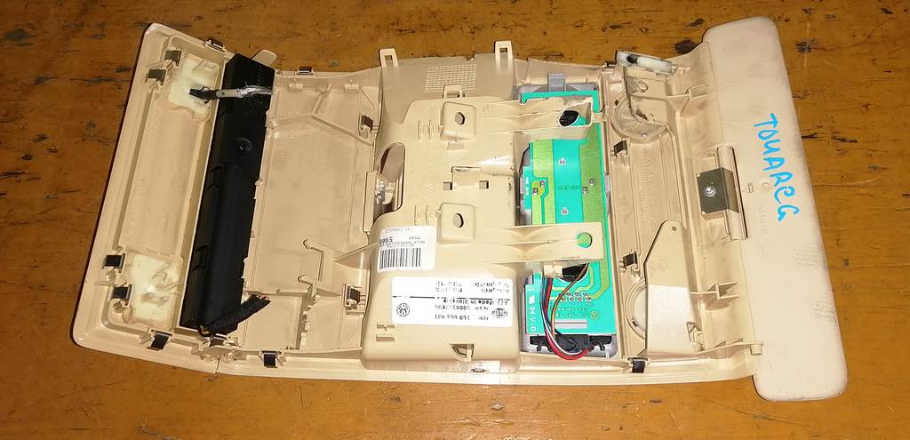 плафон салонный Volkswagen Touareg