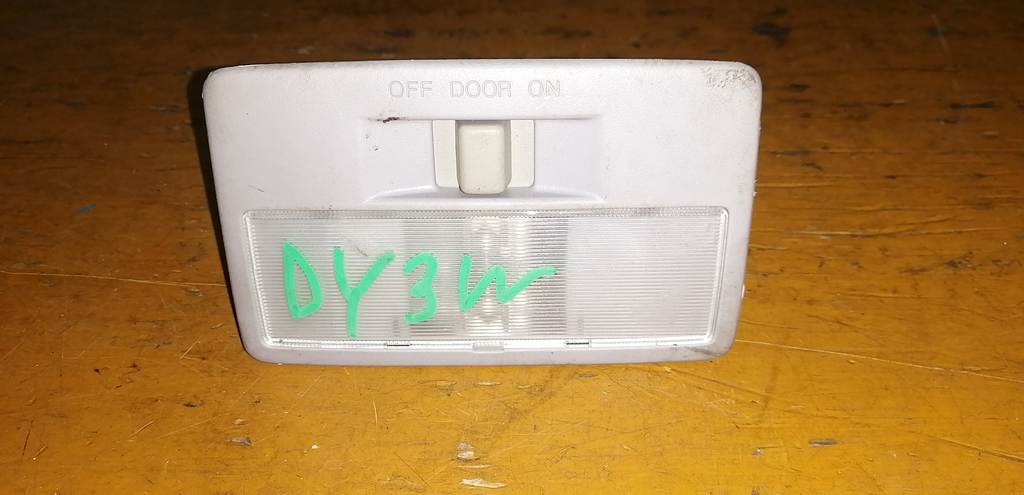 плафон салонный Mazda Demio