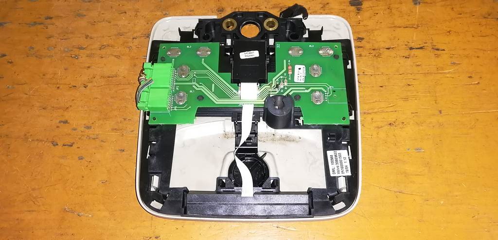 плафон салонный Volvo XC90