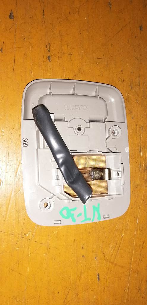 плафон салонный Nissan X-Trail