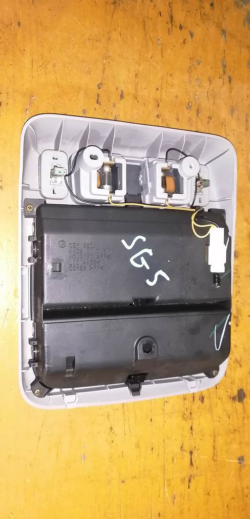 плафон салонный Subaru Forester