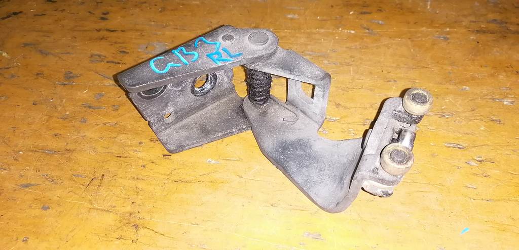 ролик двери Honda Freed Spike