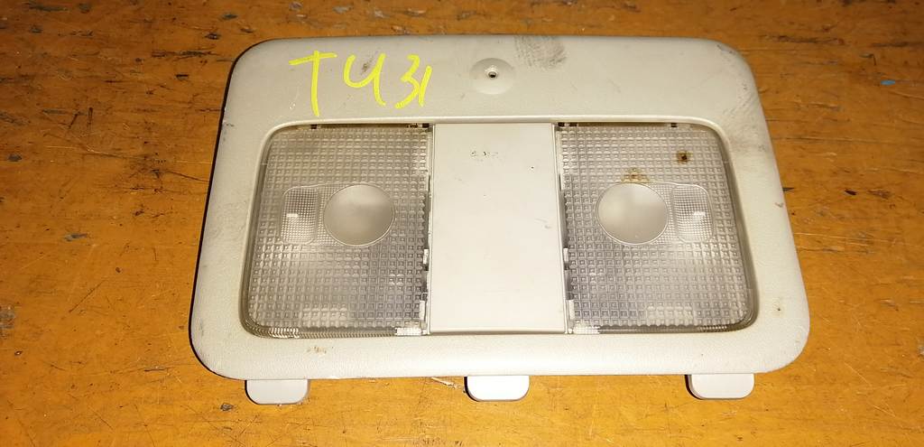 плафон салонный Nissan Presage