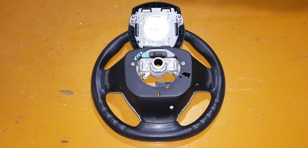 airbag водительский Toyota Vitz