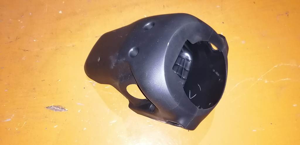 кожух рулевой колонки Mitsubishi Colt