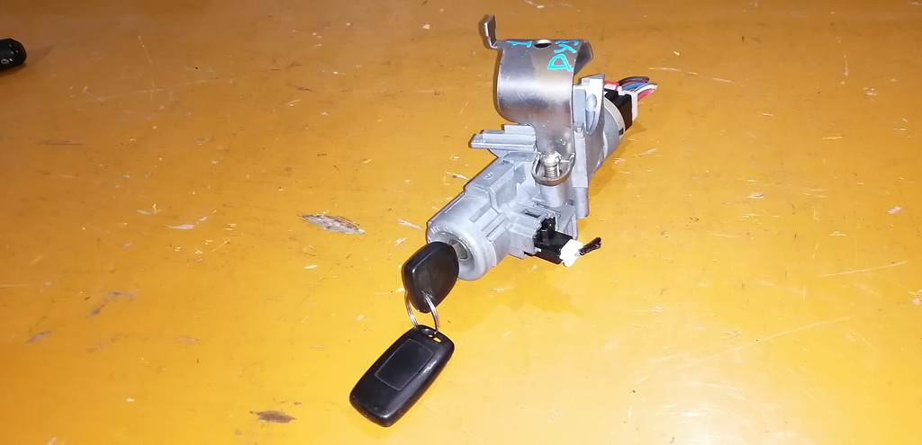 замок зажигания Mazda Demio