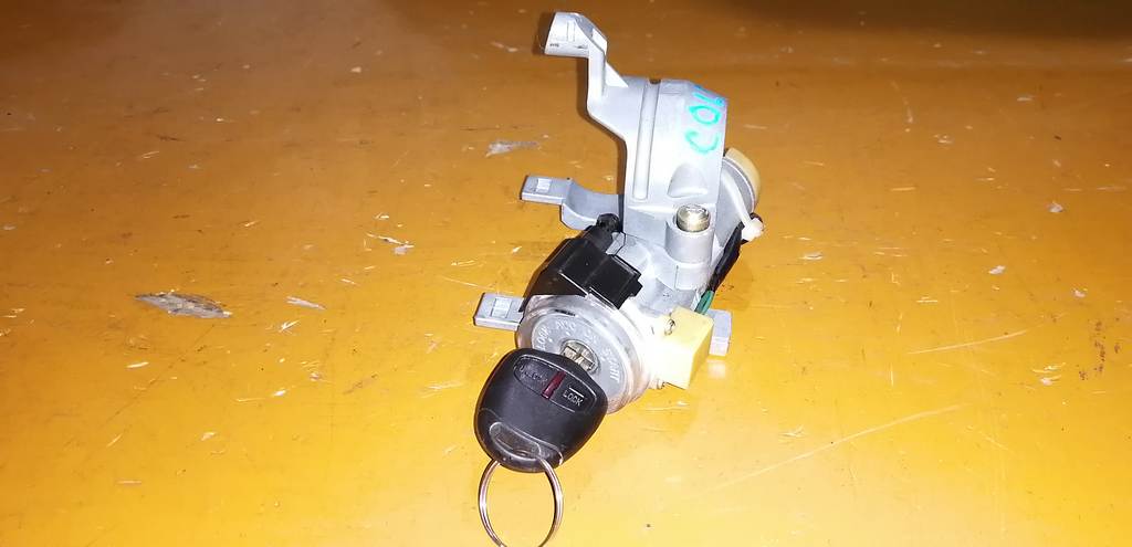 замок зажигания Mitsubishi Colt