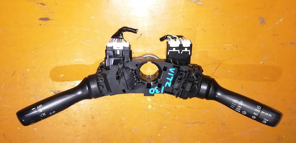 гитара Toyota Vitz