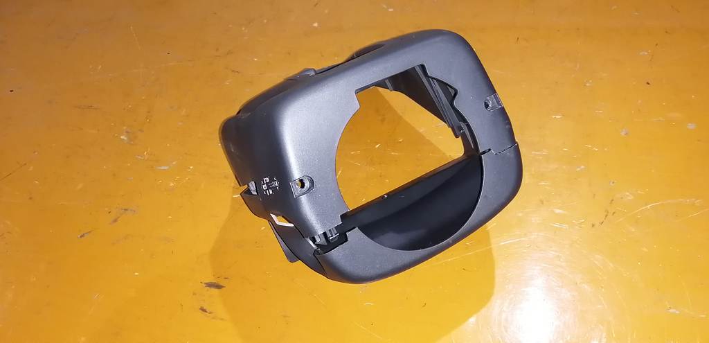 кожух рулевой колонки Suzuki Solio