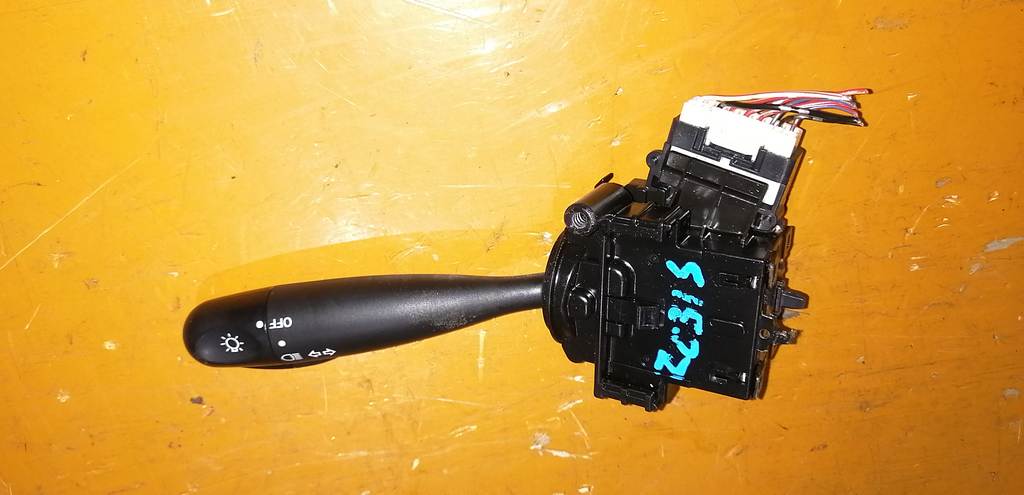 переключатель поворотников и света Suzuki Swift