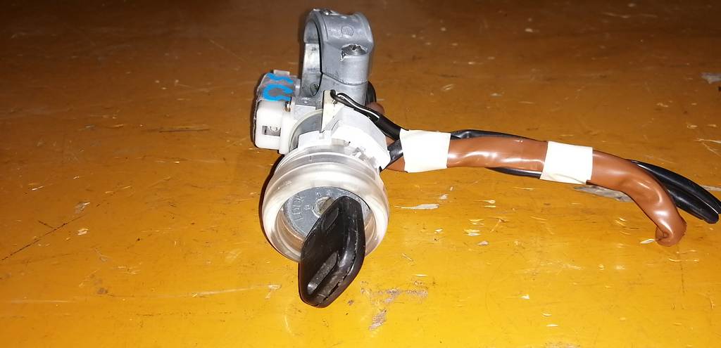 замок зажигания Subaru Forester