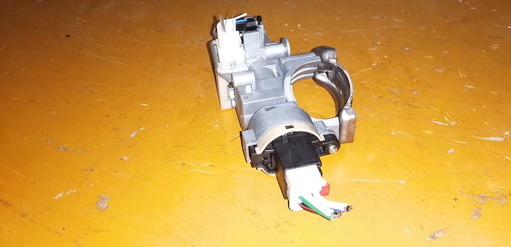 замок зажигания Mazda Demio