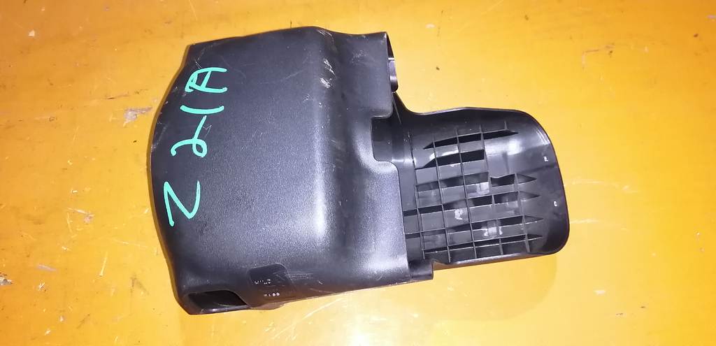 кожух рулевой колонки Mitsubishi Colt