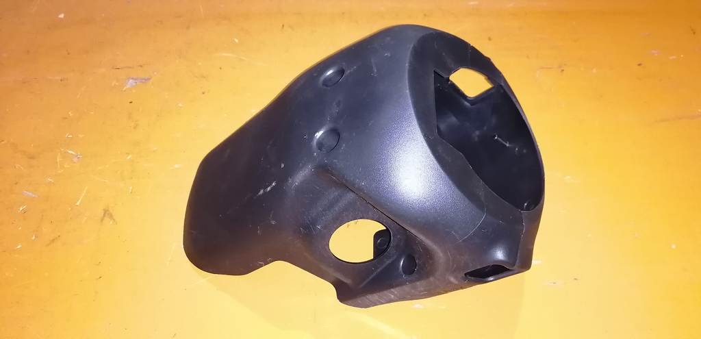 кожух рулевой колонки Mitsubishi Colt