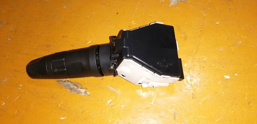 переключатель поворотников и света Nissan Teana